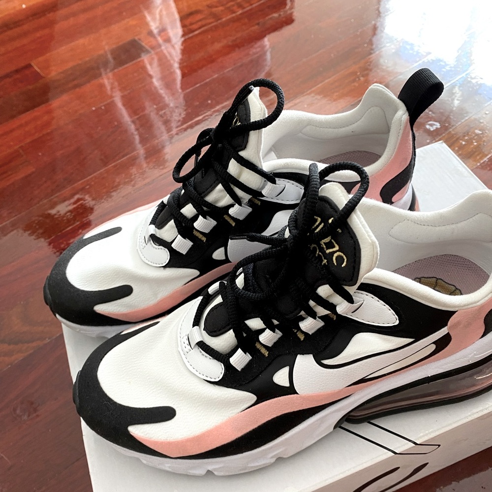 Nike sneakers size 6.5 women